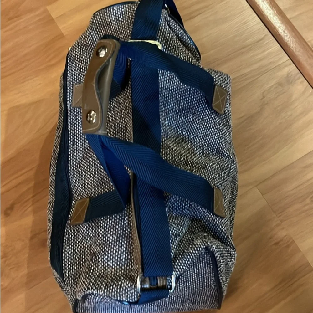 Hamilton Black and Gray Travel Bag